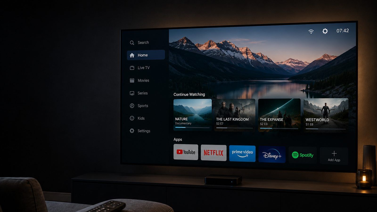 Samsung Smart TV i daljinski u zamračenoj dnevnoj sobi s IPTV plejerom na ekranu